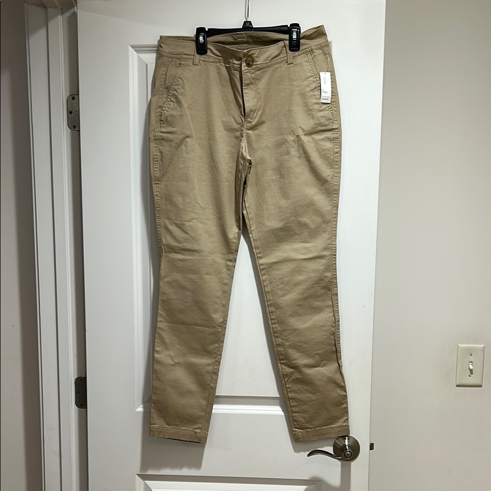Old Navy women Khaki Chinos